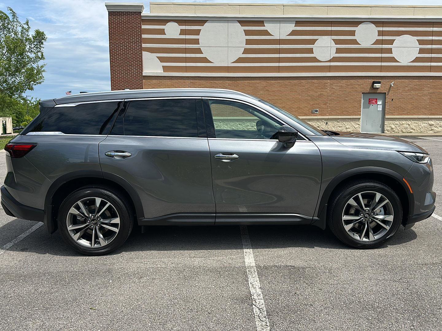 Used 2025 INFINITI QX60 Luxe FWD image 6