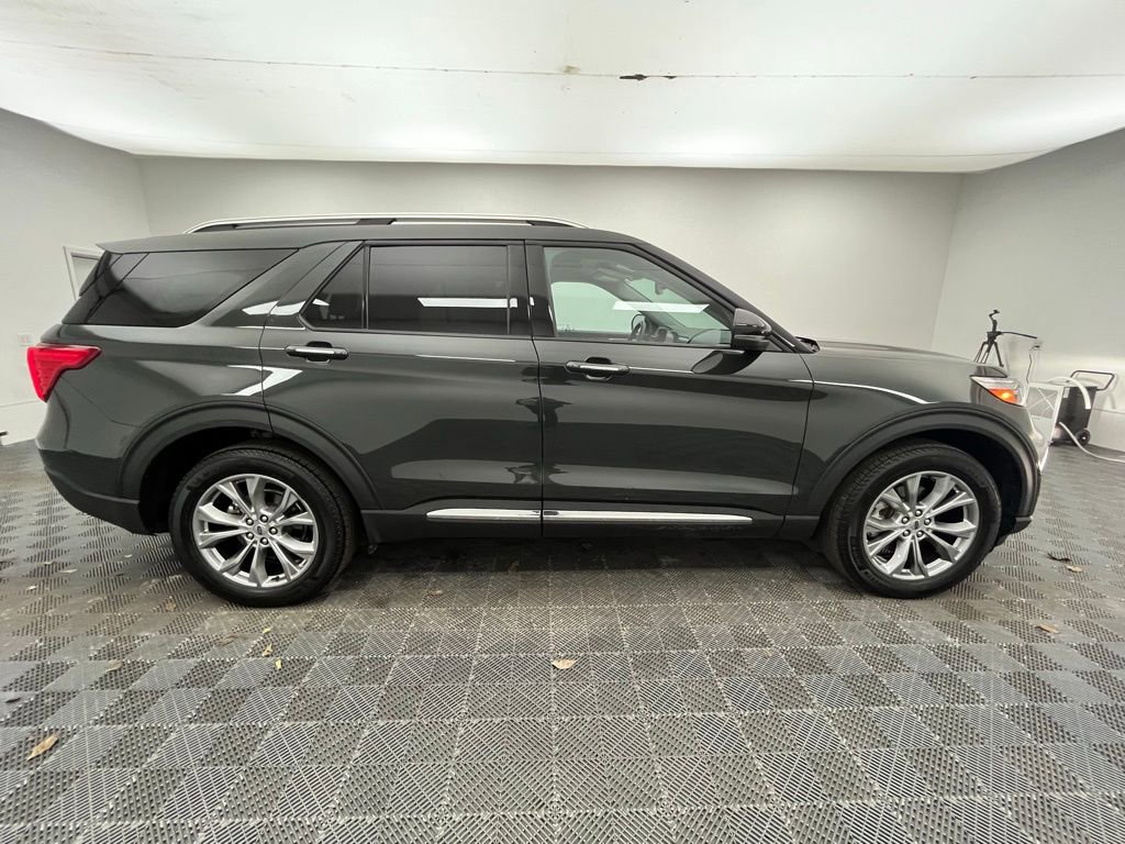 Certified 2023 Ford Explorer Limited w/ Equipment Group 301A image 3