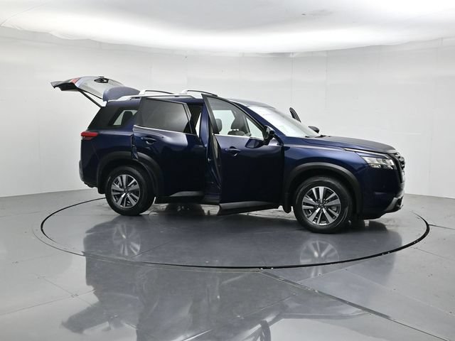 Used 2023 Nissan Pathfinder SL FWD image 54