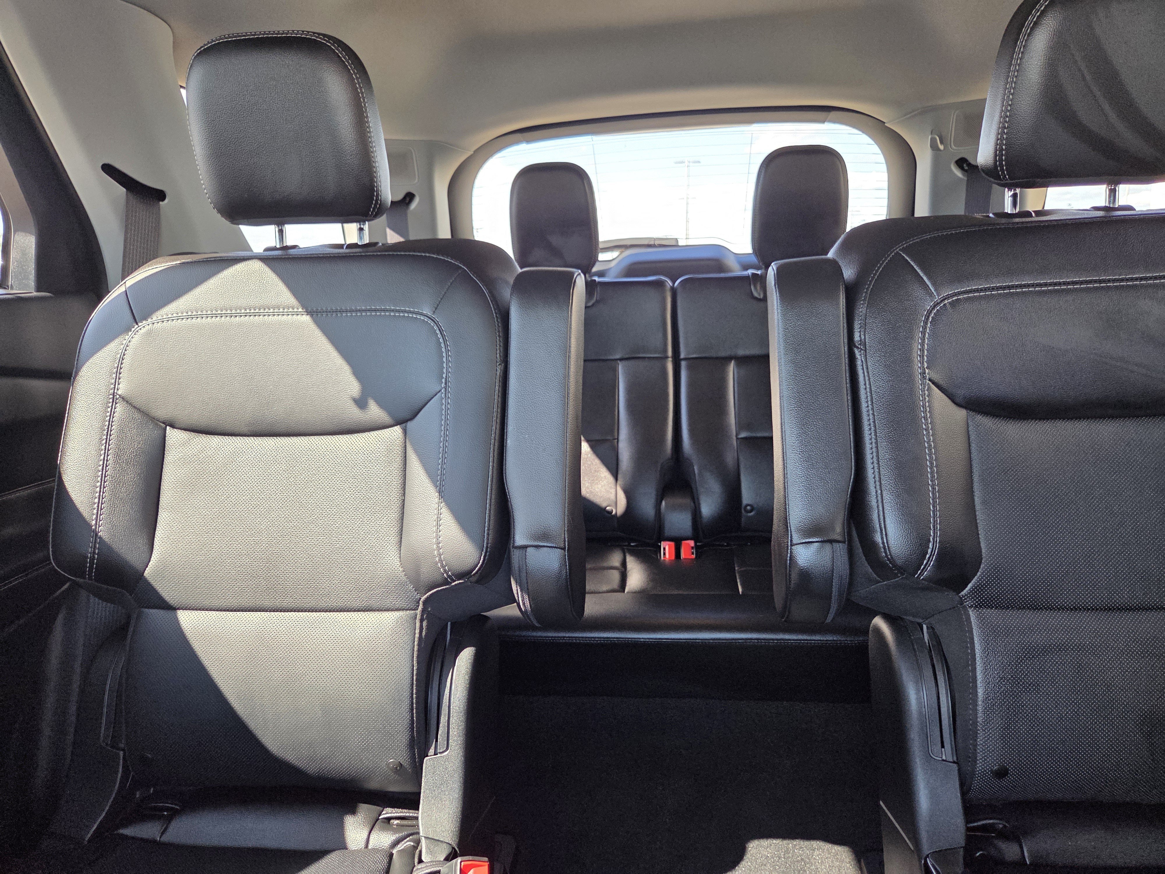 Certified 2023 Ford Explorer Limited w/ Limited Technology Package AWD/4WD image 13
