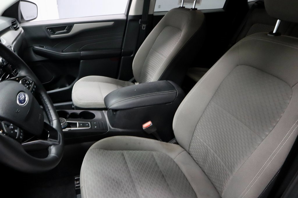 Certified 2022 Ford Escape SE w/ SE Sport Appearance Package image 24