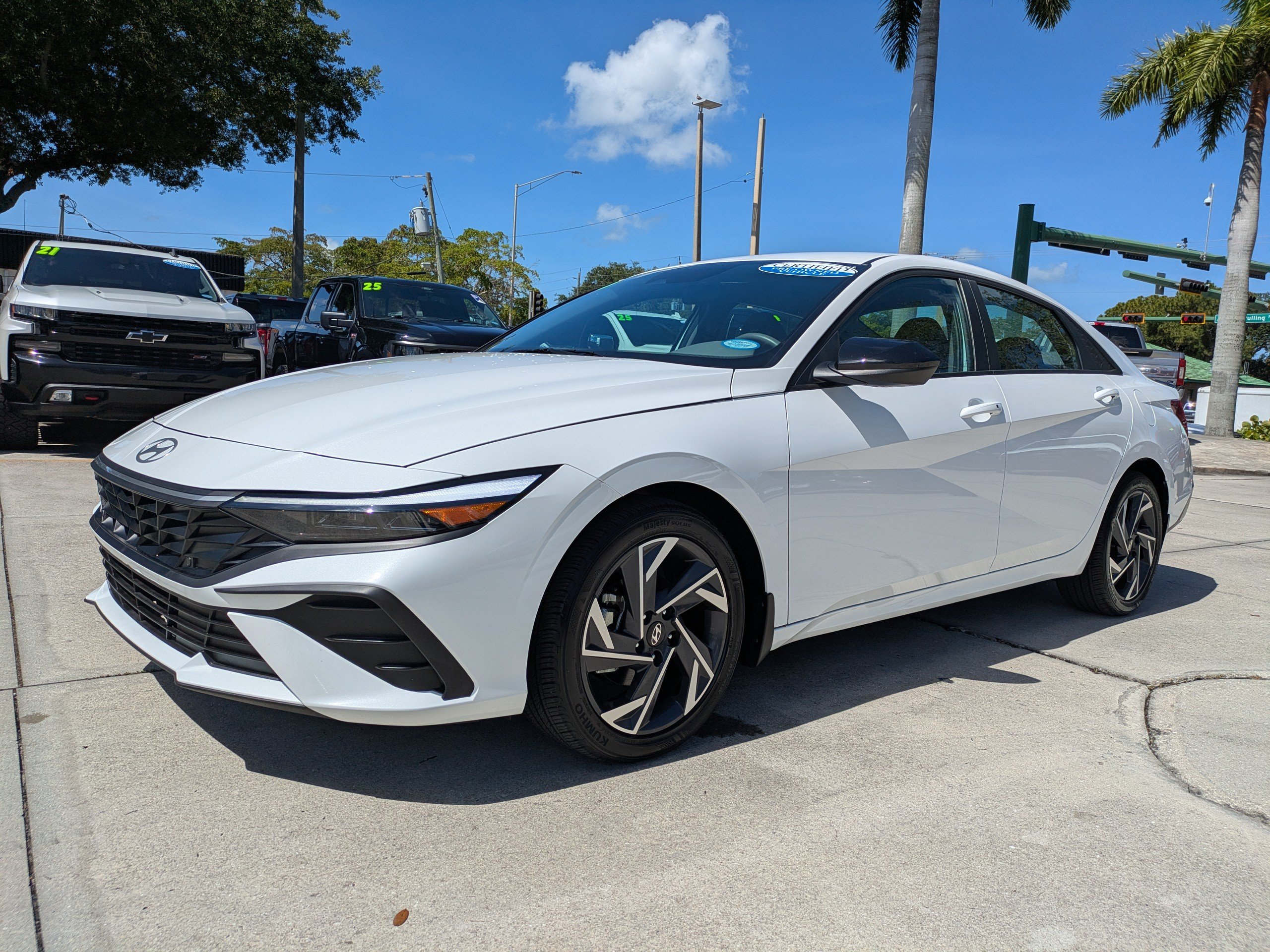 Used 2025 Hyundai Elantra Sport FWD image 25