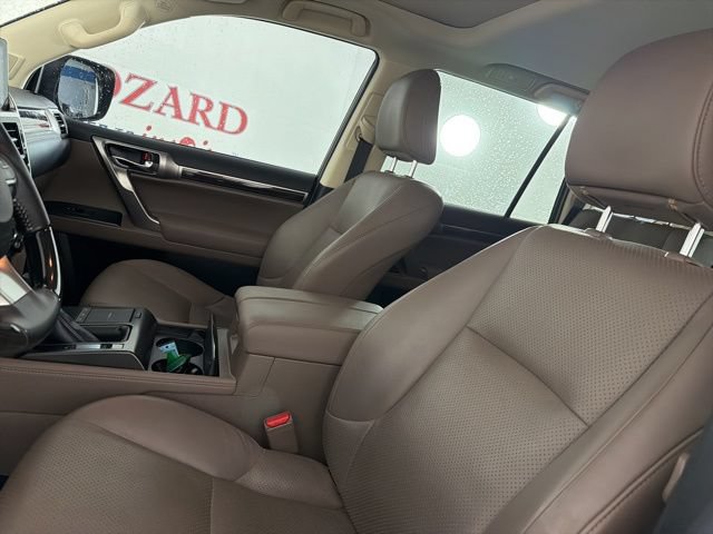Used 2023 Lexus GX 460 Luxury w/ Sport Design Package AWD/4WD image 11