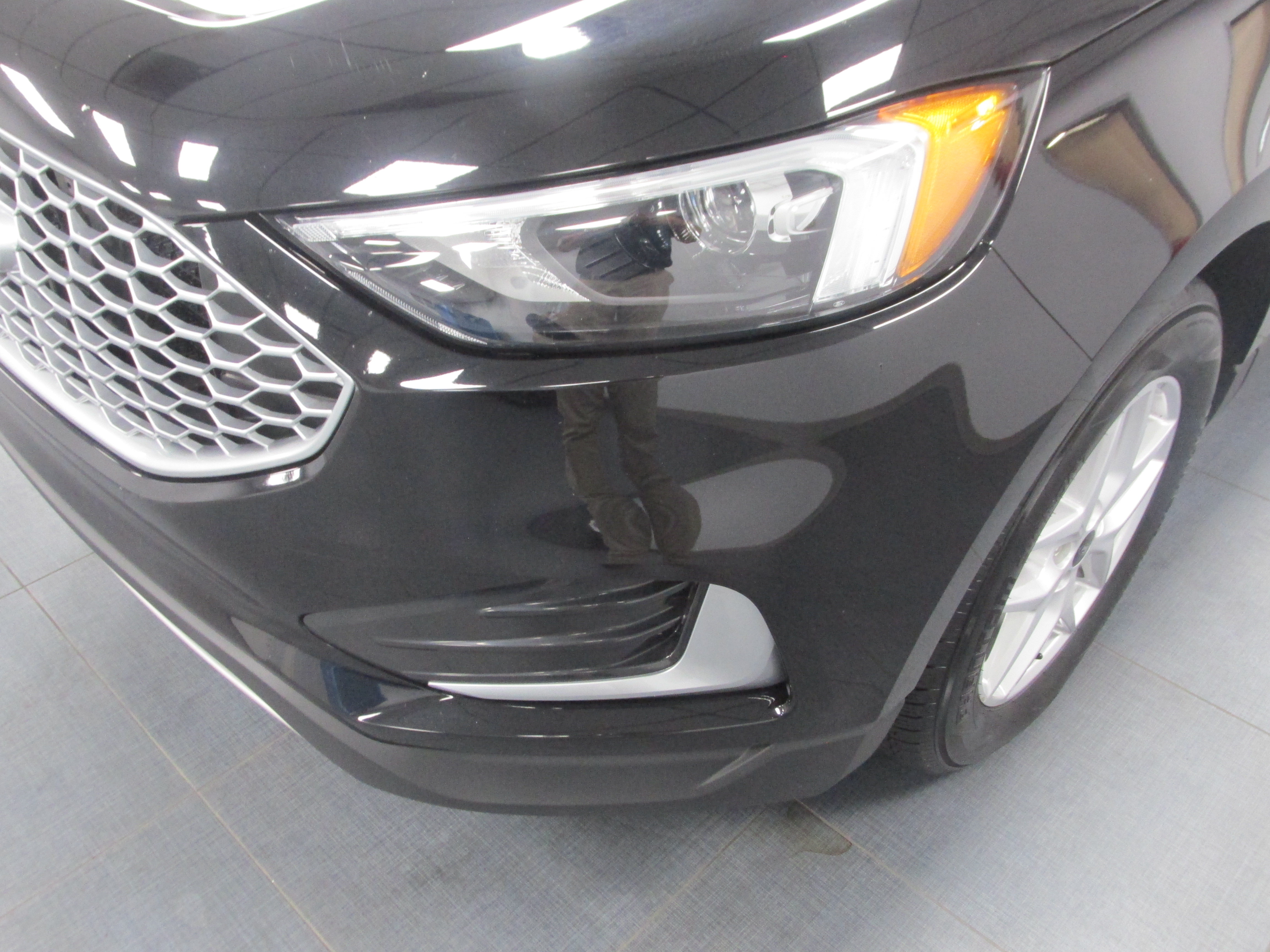 Certified 2024 Ford Edge SEL AWD/4WD image 9