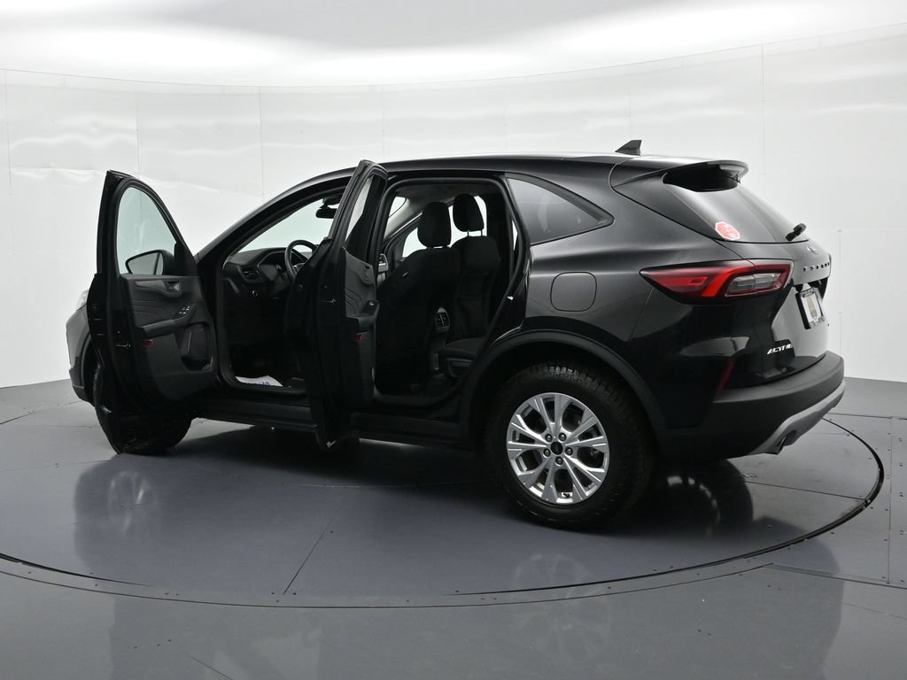 Certified 2025 Ford Escape Active w/ Cold Weather Package AWD/4WD image 24