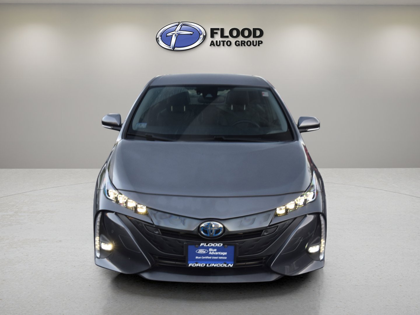 Used 2021 Toyota Prius Prime Limited image 2