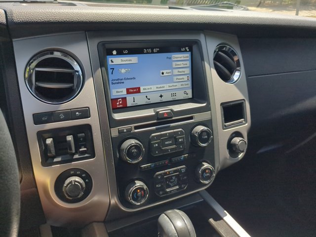 Certified 2017 Ford Expedition XLT w/ Equipment Group 202A AWD/4WD image 18