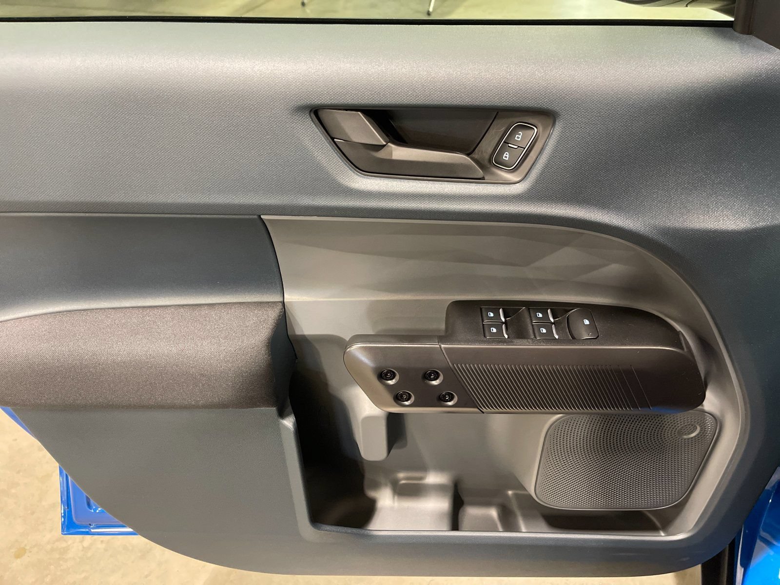 Certified 2025 Ford Maverick XL FWD image 12