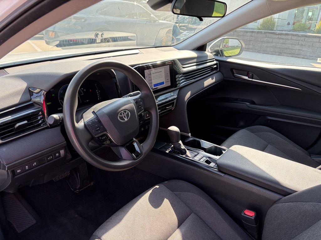 Used 2025 Toyota Camry LE FWD image 7