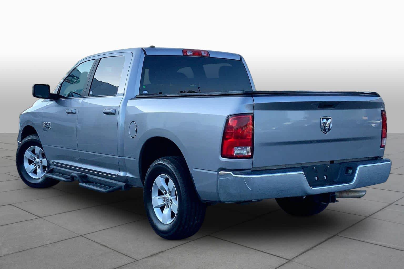 Used 2021 RAM 1500 Classic SLT RWD image 11
