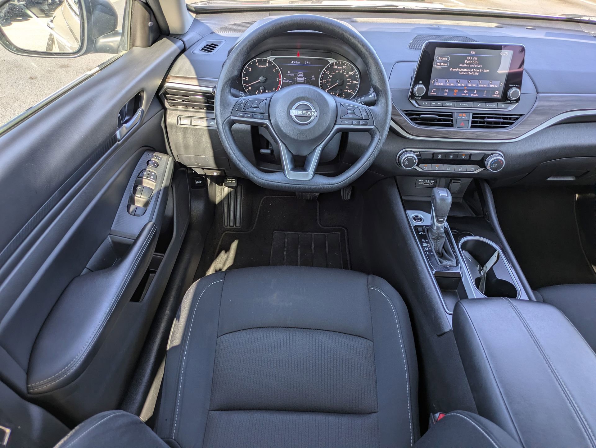 Used 2024 Nissan Altima 2.5 SV image 18