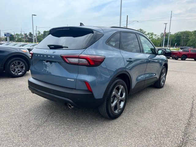 Certified 2025 Ford Escape ST-Line AWD/4WD image 4