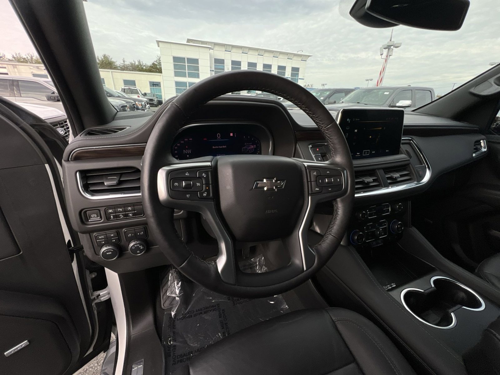 Used 2023 Chevrolet Tahoe Z71 w/ Luxury Package image 16