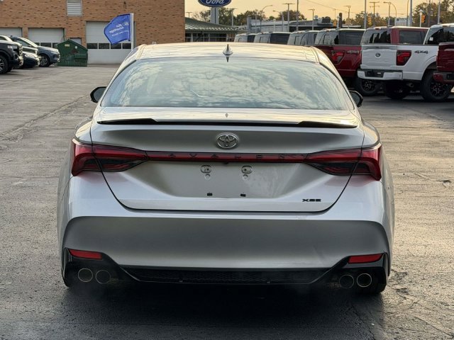 Used 2019 Toyota Avalon XSE w/ All Weather Liner Package FWD image 4