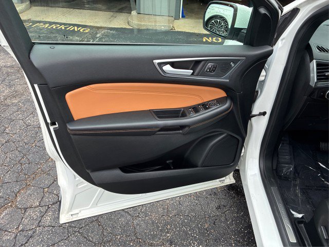 Certified 2024 Ford Edge Titanium w/ Titanium Elite Package AWD/4WD image 17