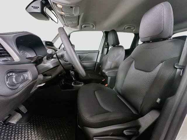 Used 2023 Jeep Renegade Latitude AWD/4WD image 12