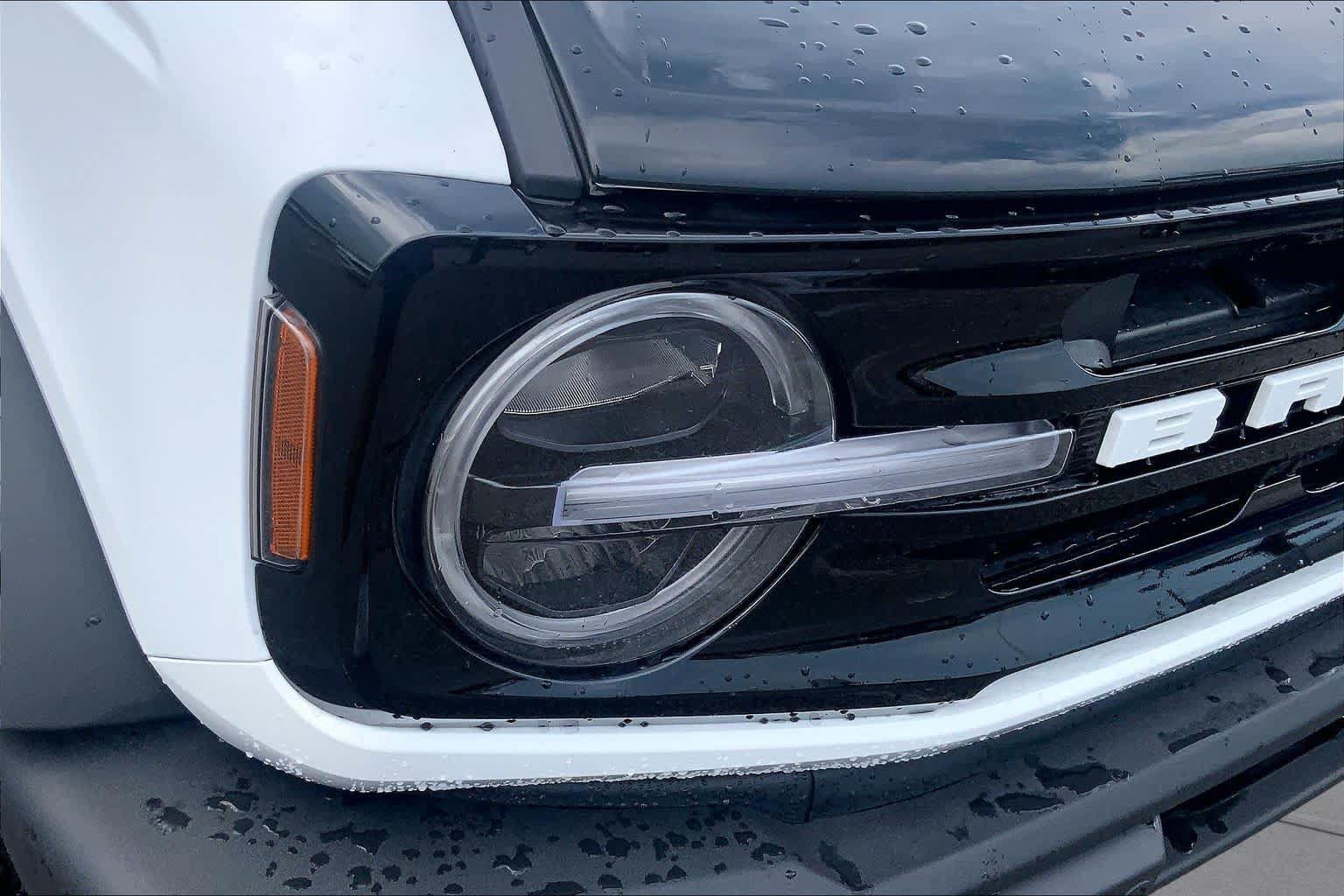 Certified 2025 Ford Bronco Outer Banks w/ Sasquatch Package AWD/4WD image 28