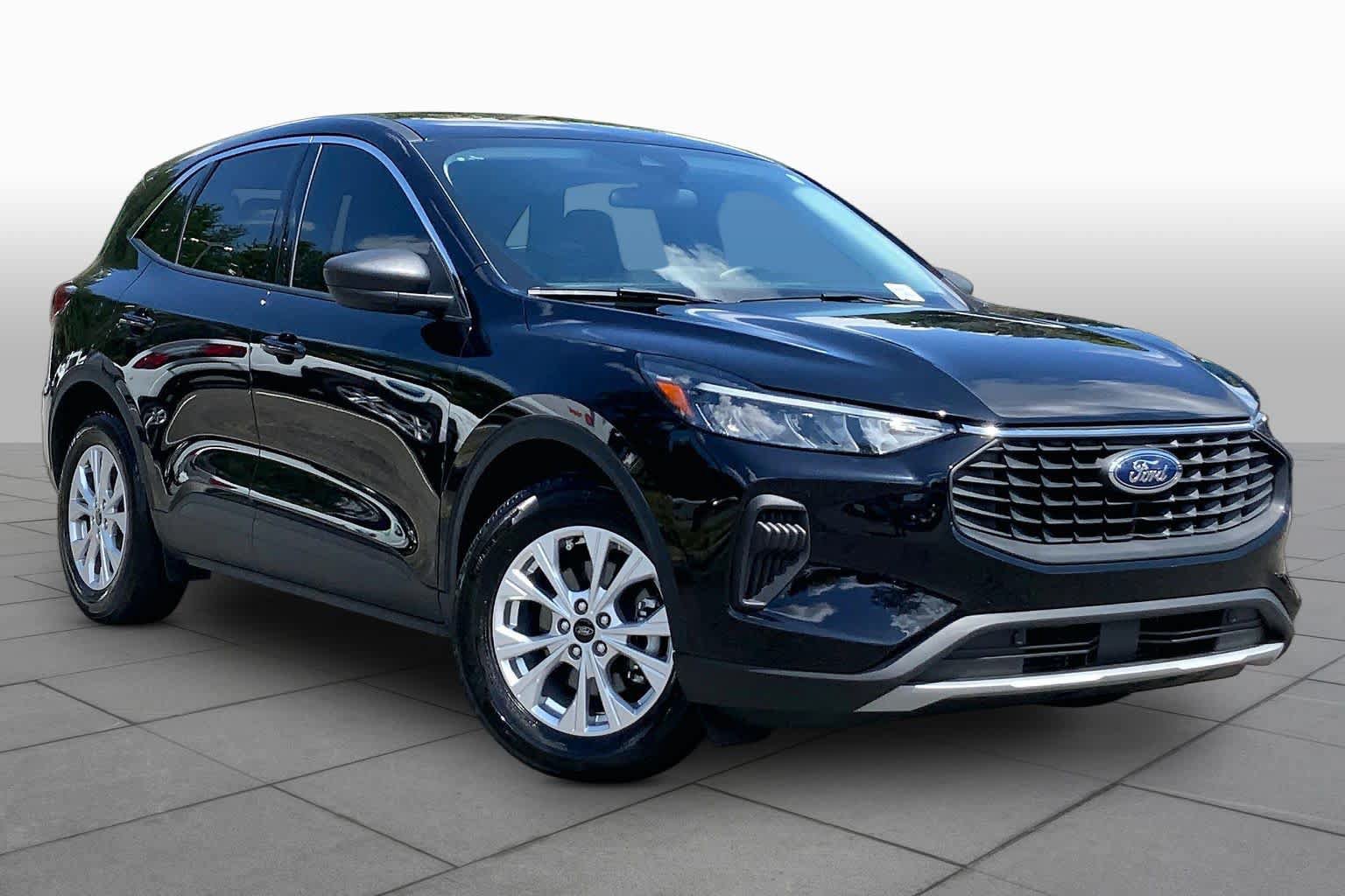 Certified 2023 Ford Escape Active w/ Tech Pack #1 FWD image 3