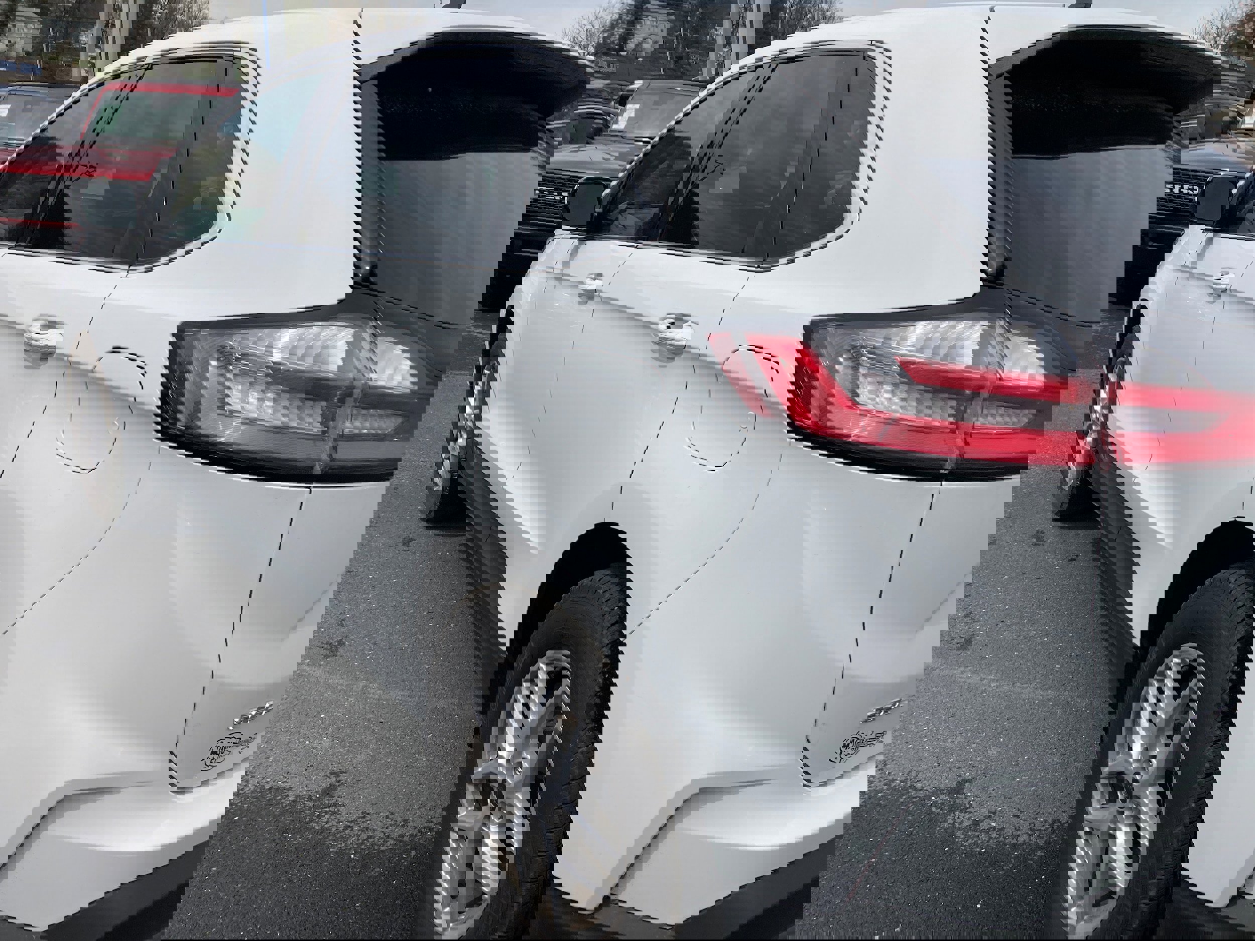 Certified 2024 Ford Edge SEL image 6