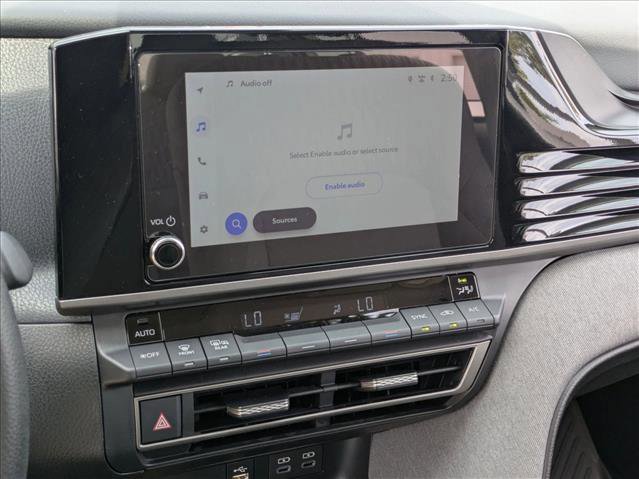 Used 2025 Toyota Camry LE image 8