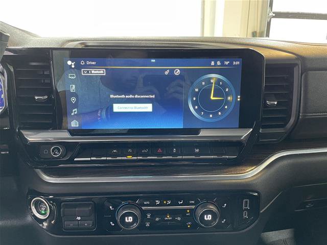 Used 2022 Chevrolet Silverado 1500 LT AWD/4WD image 30