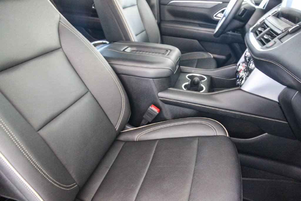 Used 2023 GMC Yukon SLT w/ SLT Luxury Package AWD/4WD image 17