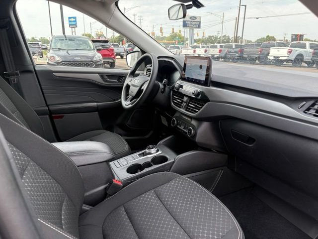 Certified 2025 Ford Escape Active AWD/4WD image 12
