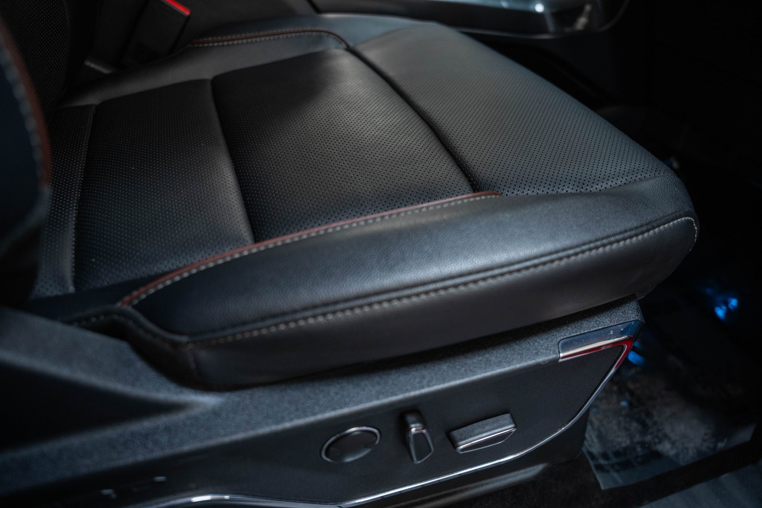 Certified 2022 Ford F150 Lariat w/ Equipment Group 502A High image 42