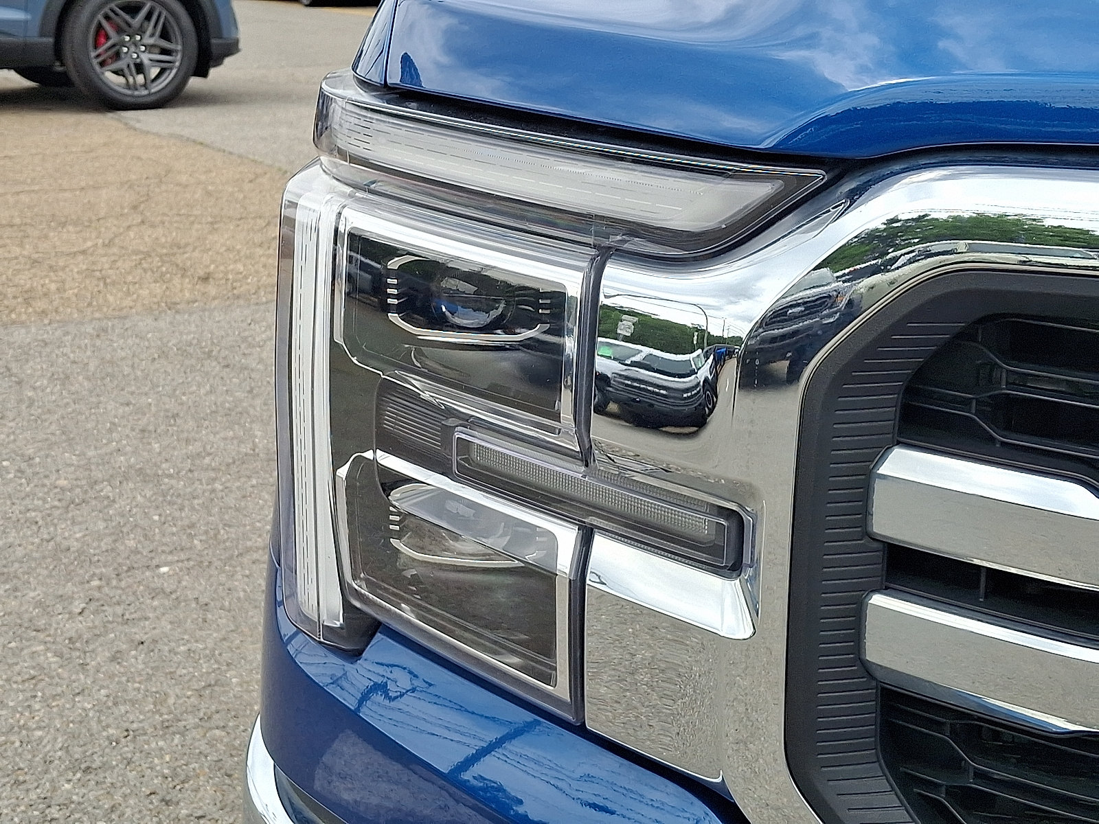 Certified 2025 Ford F150 Lariat w/ Equipment Group 501A Mid AWD/4WD image 9