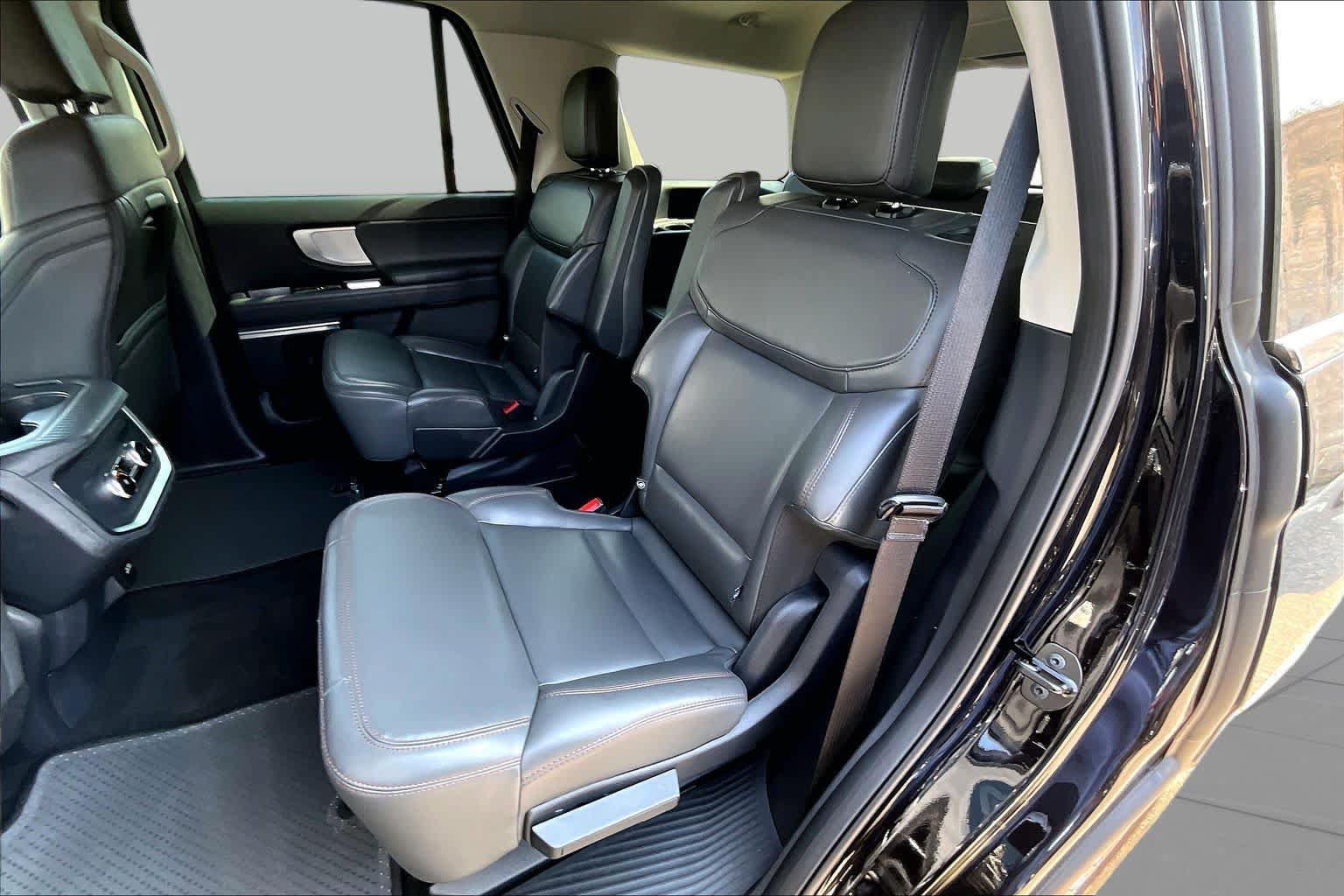 Certified 2025 Ford Expedition Active AWD/4WD image 21
