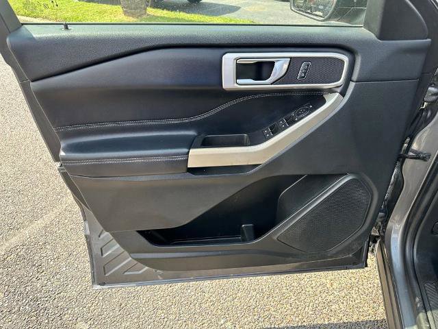 Certified 2022 Ford Explorer XLT w/ Equipment Group 202A image 10