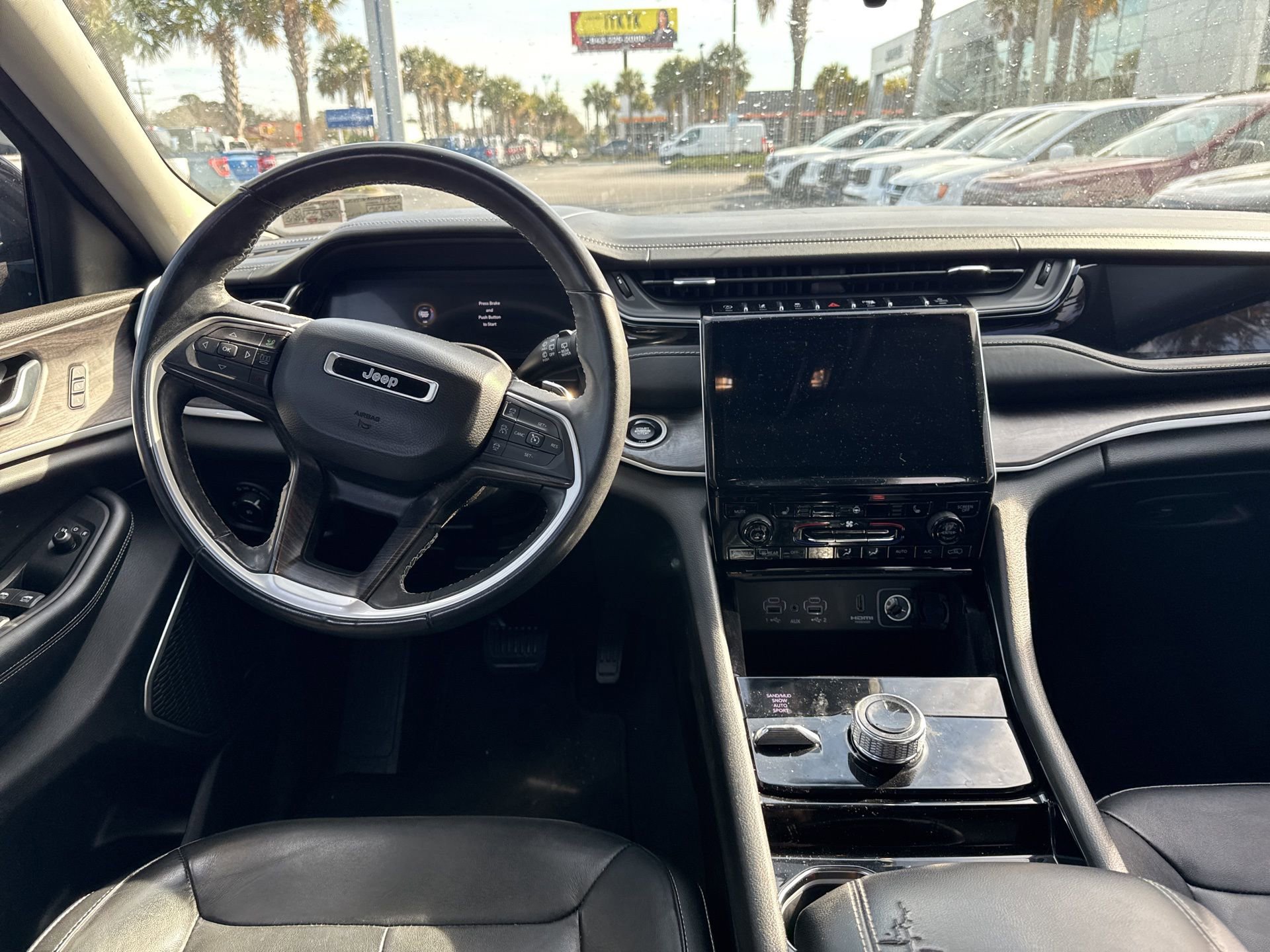 Used 2022 Jeep Grand Cherokee L Limited w/ Black Appearance Package image 13