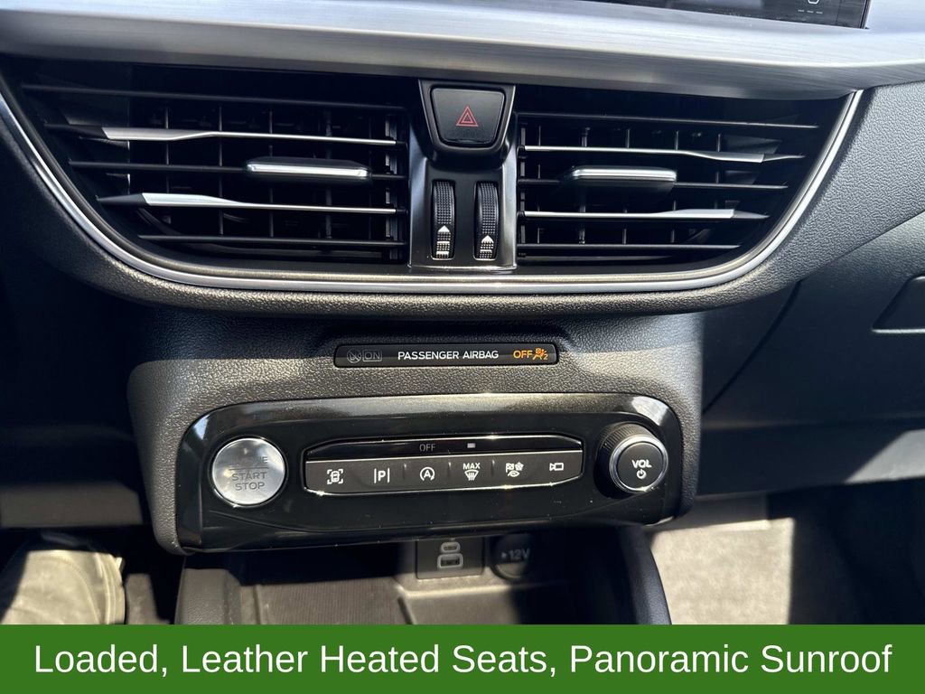 Certified 2024 Ford Escape Platinum AWD/4WD image 25