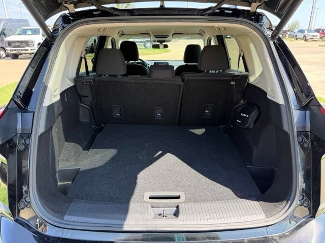 Used 2025 Nissan Rogue SV FWD image 7
