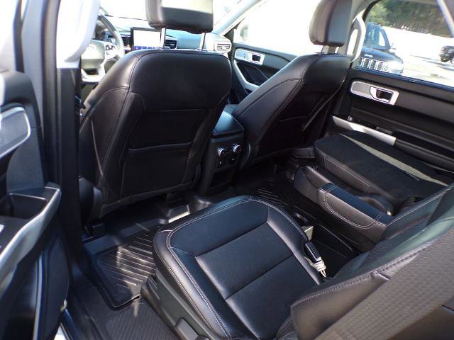 Certified 2021 Ford Explorer Limited w/ Equipment Group 301A image 17
