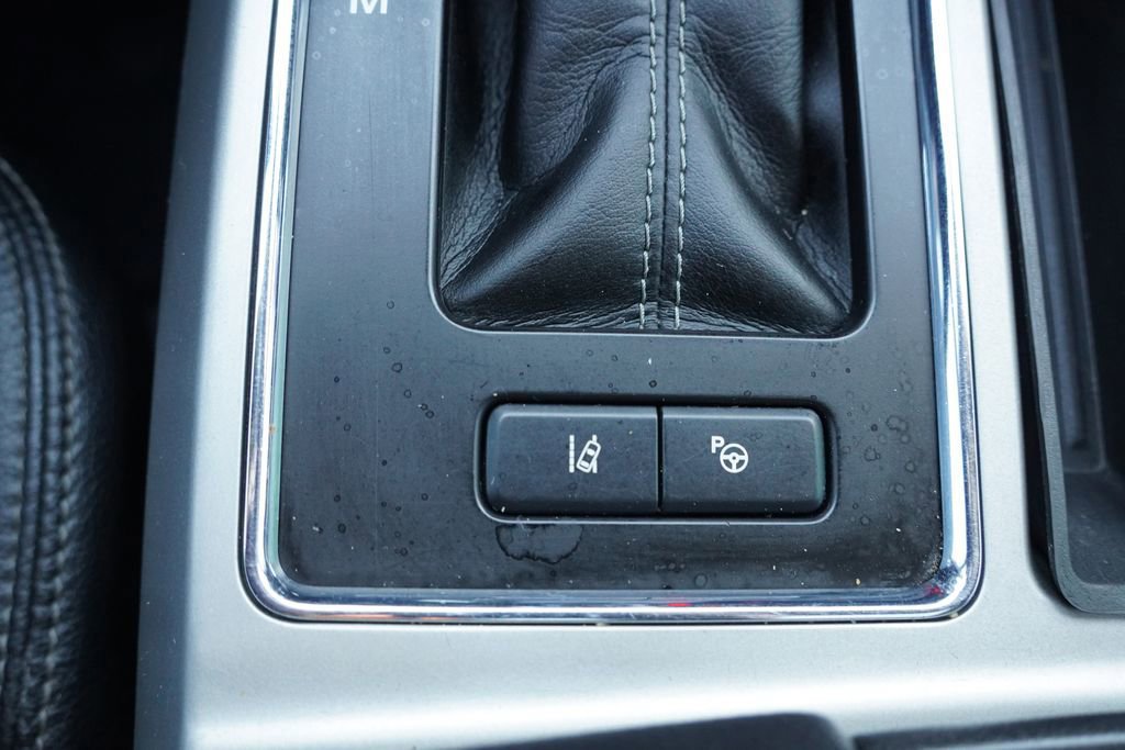 Certified 2020 Ford F150 Lariat w/ Equipment Group 502A Luxury image 31