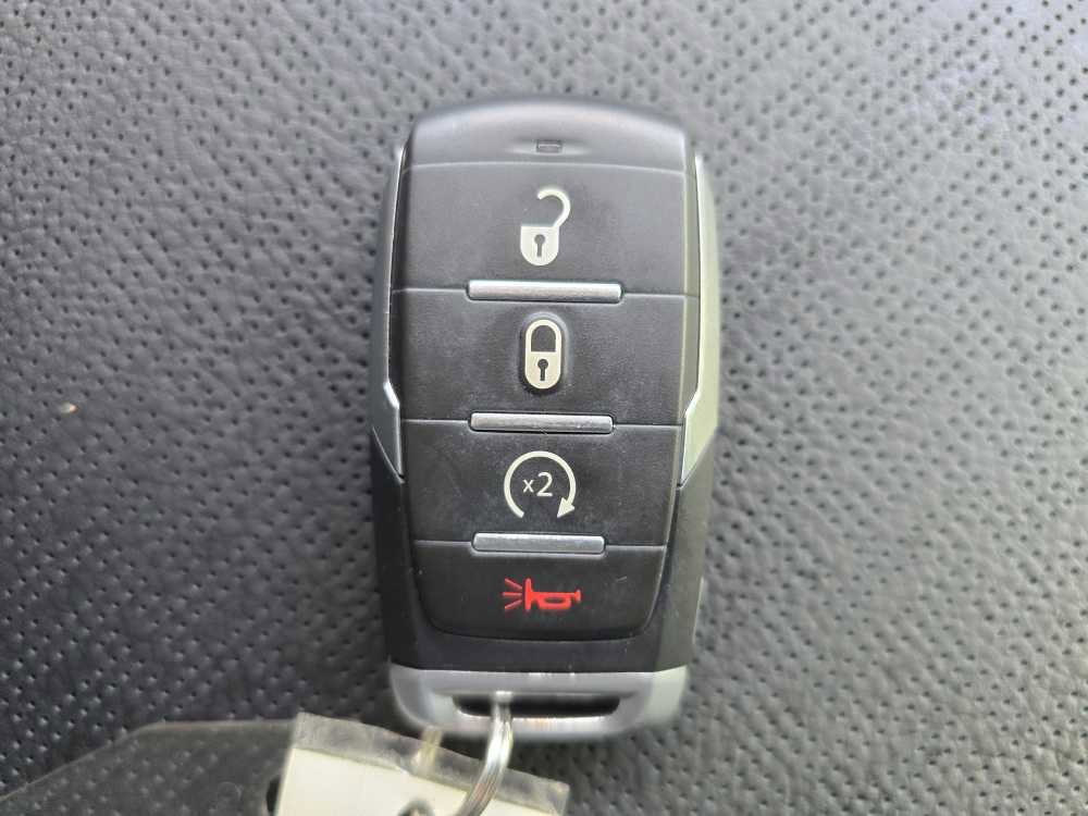 Used 2021 RAM 1500 Laramie w/ Off Road Group AWD/4WD image 23