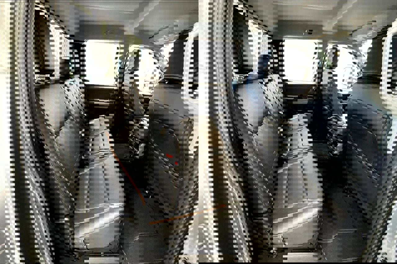 Certified 2025 Ford F350 Lariat AWD/4WD image 21