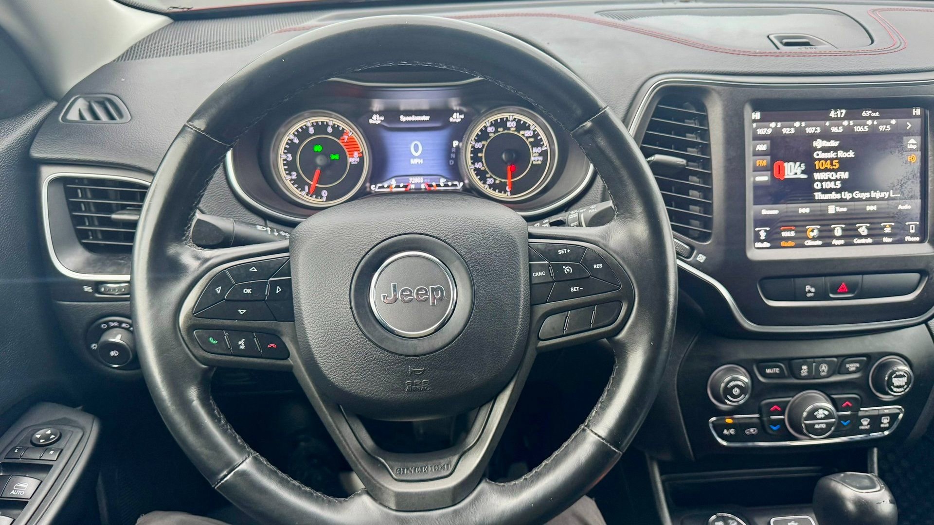 Used 2019 Jeep Cherokee Trailhawk w/ Cold Weather Group image 31