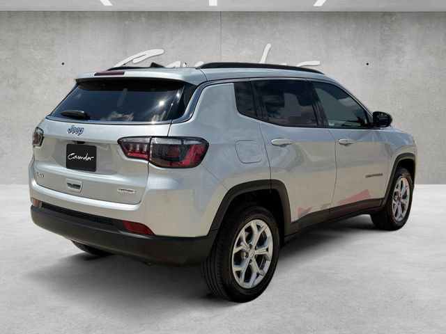 Used 2024 Jeep Compass Latitude AWD/4WD image 17