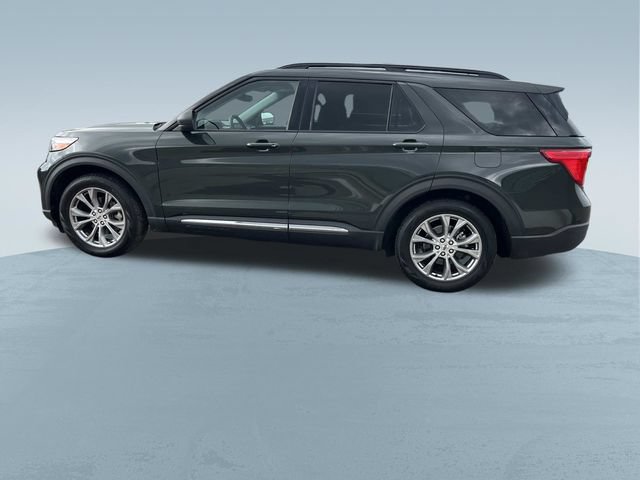 Certified 2022 Ford Explorer XLT w/ Equipment Group 202A RWD image 9