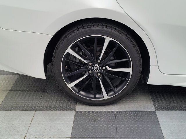 Used 2018 Toyota Camry XSE FWD image 10