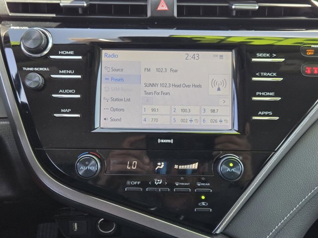 Used 2020 Toyota Camry SE FWD image 16