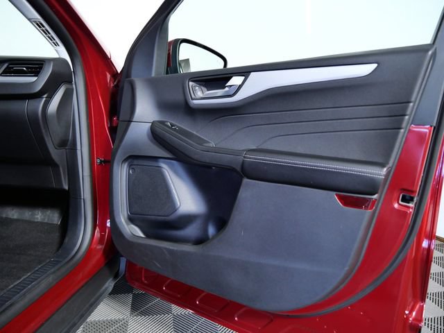 Certified 2025 Ford Escape Platinum AWD/4WD image 10