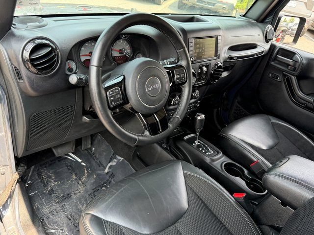 Used 2017 Jeep Wrangler Unlimited Sahara AWD/4WD image 27