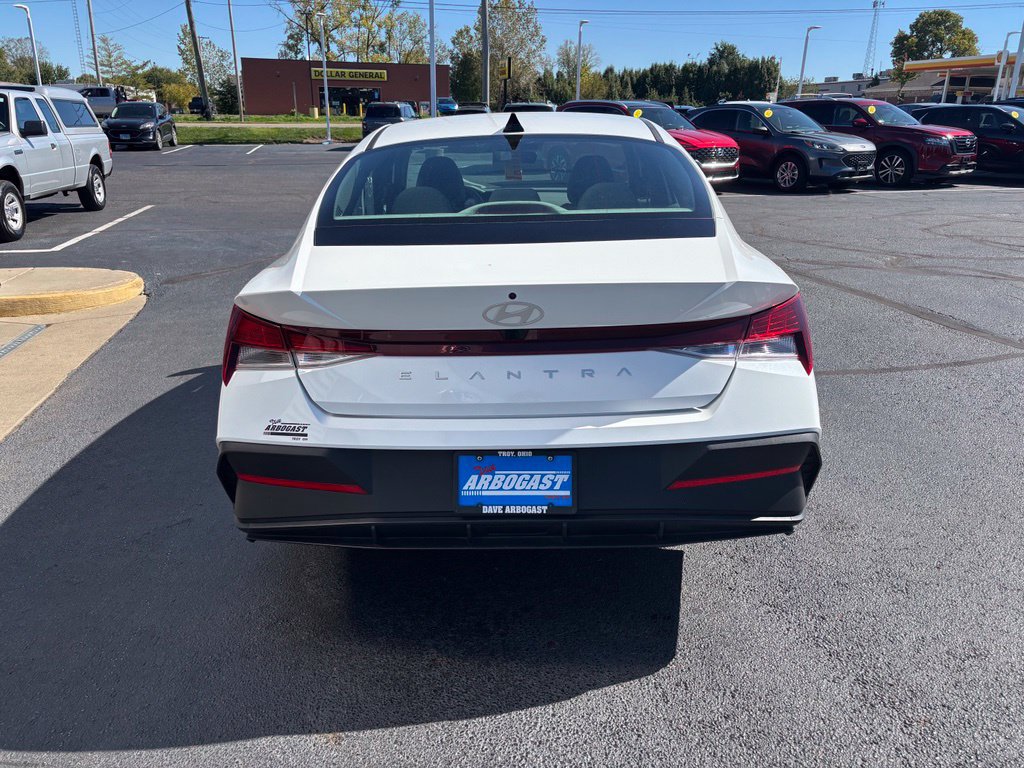 Used 2024 Hyundai Elantra SEL FWD image 6