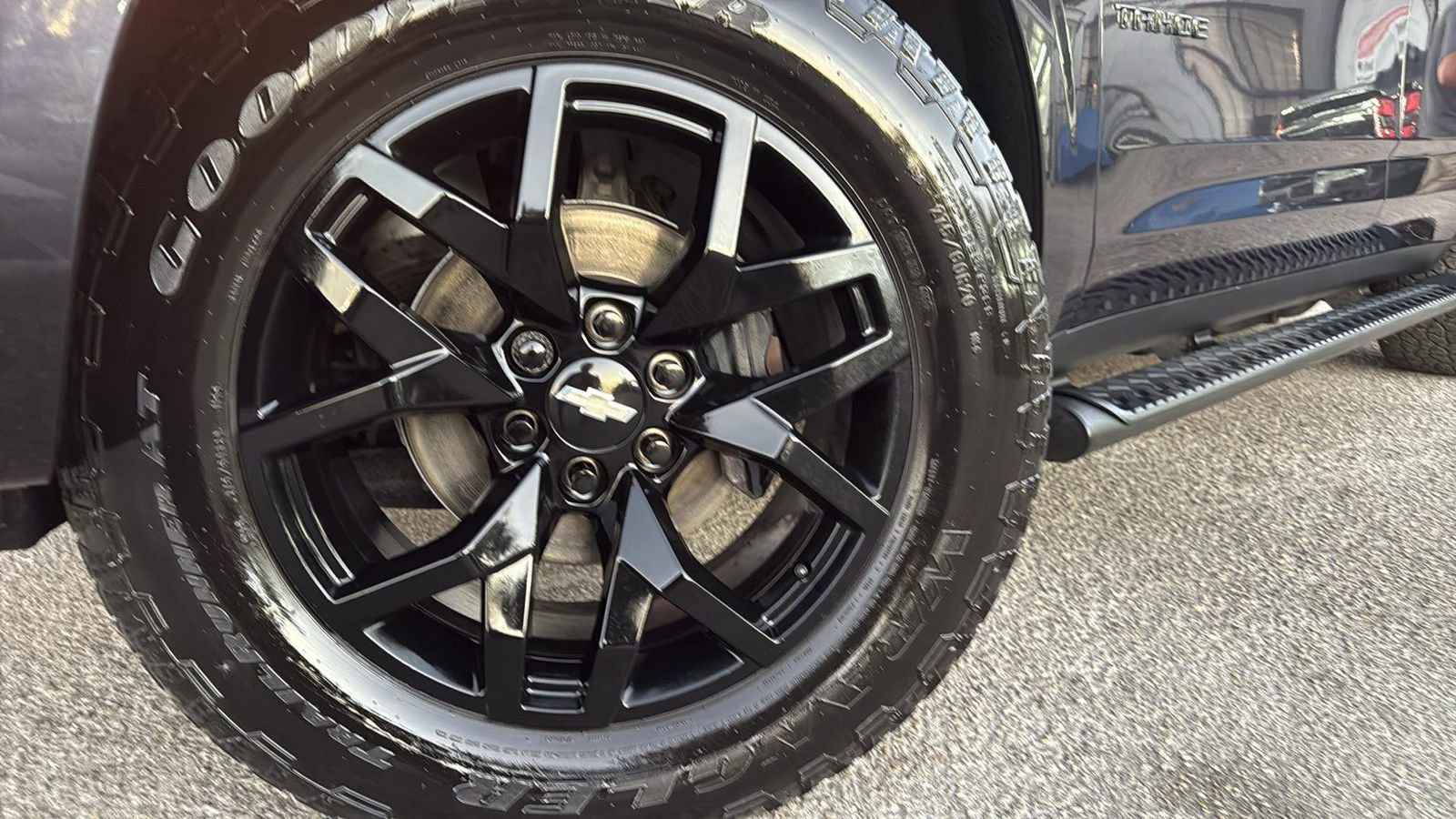 Used 2022 Chevrolet Tahoe Z71 w/ Z71 Off-Road Package image 9