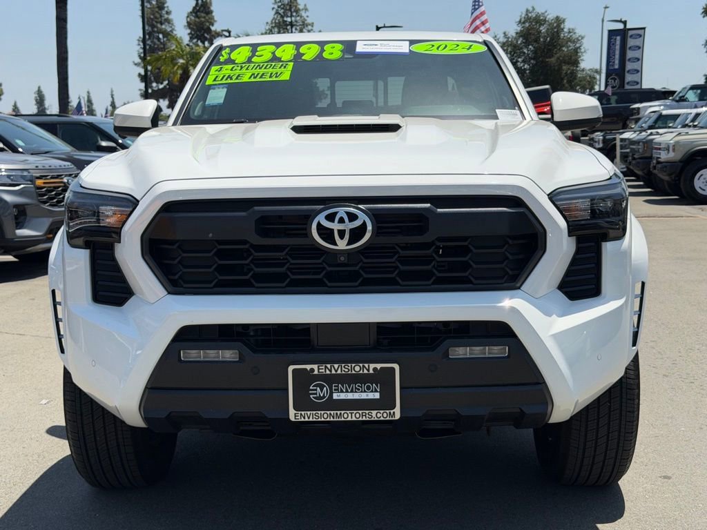 Used 2024 Toyota Tacoma TRD Sport w/ TRD Sport Premium Package AWD/4WD image 5