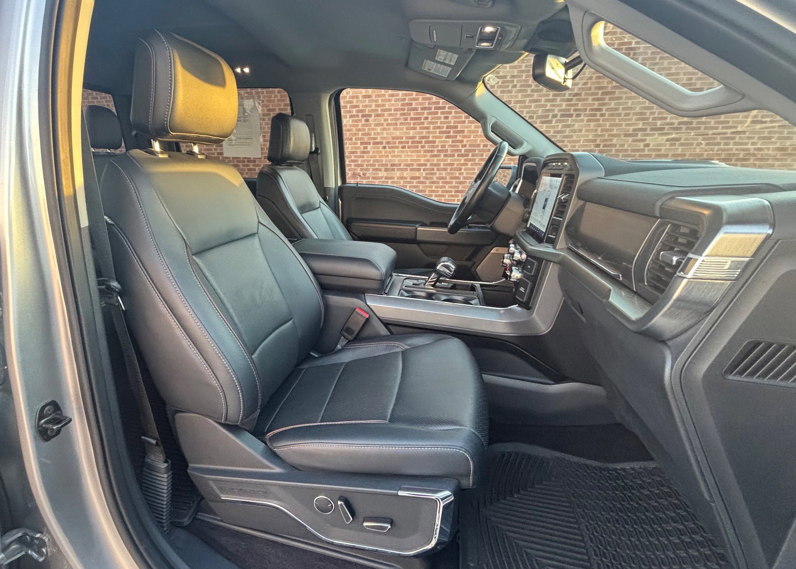 Certified 2022 Ford F150 Lariat w/ Equipment Group 502A High image 32