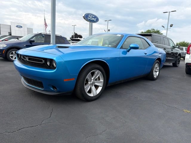 Used 2023 Dodge Challenger SXT RWD image 3